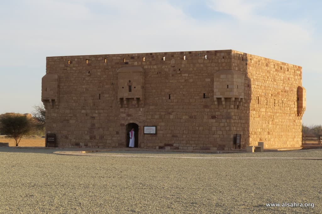 مقابر صخرية في موقع الحِجر بالعُلا